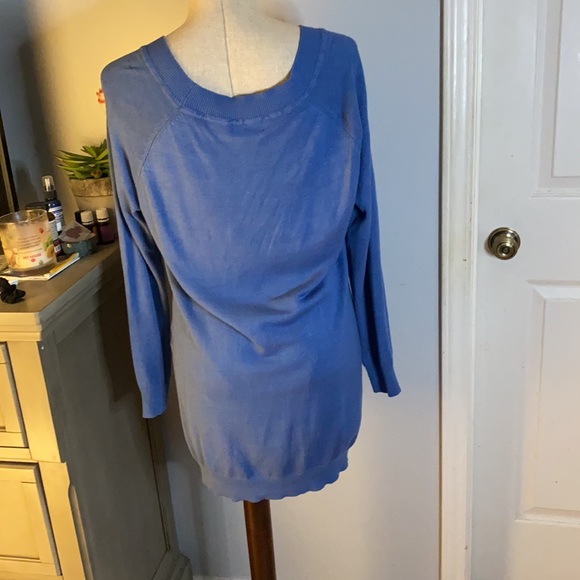 Lovers & Friends long sweater. Could be worn as a mini dress or with leggings. - Picture 4 of 4